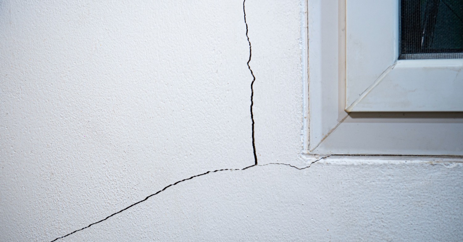 Cracks in Plaster Walls? What They Mean and When to Worry